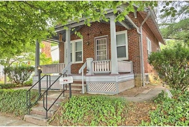 2205 Fairview St, Reading, PA 19609 - photo 3