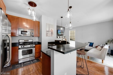 176 Winchester Ct, Clifton, NJ 07013 - photo 2