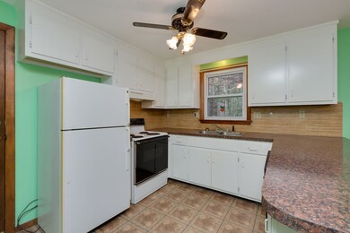 9 Craig Dr, MerriMacK, NH 03054 - photo 6