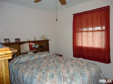 1921 W 68th St, Davenport, IA 52806 - photo 7