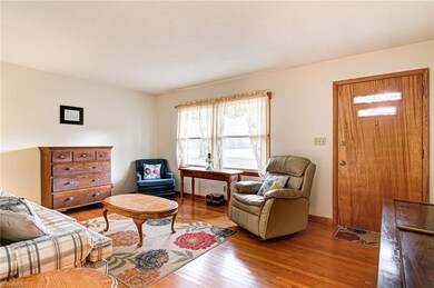 Living Room / Front Door