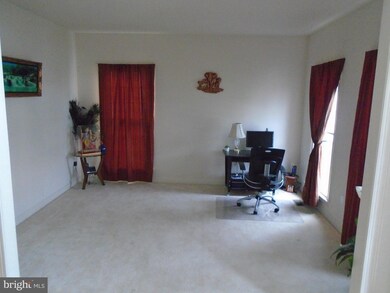 13558 Pulaski Dr, Hagerstown, MD 21742 - photo 4