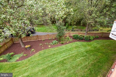 3208 Spring Rain Ct, Herndon, VA 20171 - photo 3