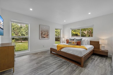 10361 SW 119th St, Miami, FL 33176 - photo 4