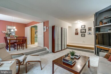 1658 Parkcrest Cir unit 101, Reston, VA 20190 - photo 5