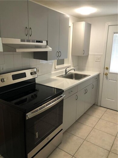 Duplex Kitchen (1br/1bath)