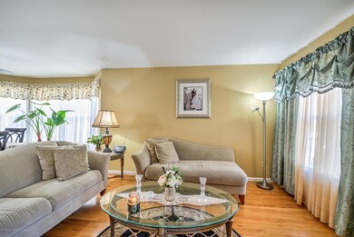 005_LIVING ROOM