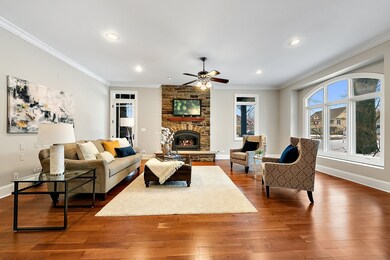 510 E 8th Ave, Naperville, IL 60563 - photo 5