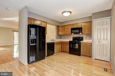 7341 Eden Brook Dr, Columbia, MD 21046 - photo 6