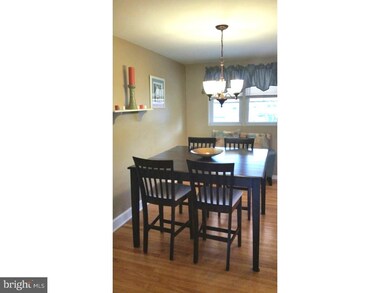 1048 Cedarwood Rd, Glenolden, PA 19036 - photo 7