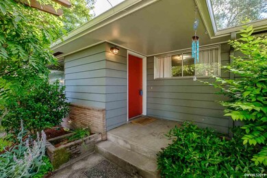 567 South Nebergall Loop NE, Albany, OR 97321 - photo 3