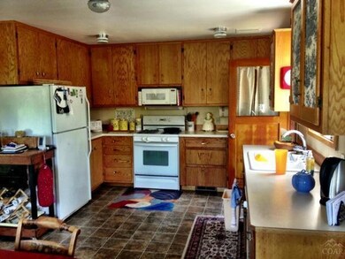 30 NW Mckay Ave, Bend, OR 97701 - photo 5