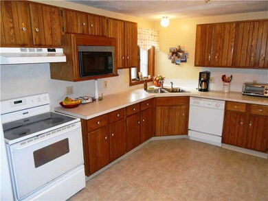 14 Mcintosh Dr, Smithfield, RI 02828 - photo 6