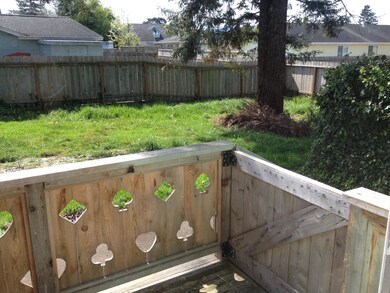 Side yard porch