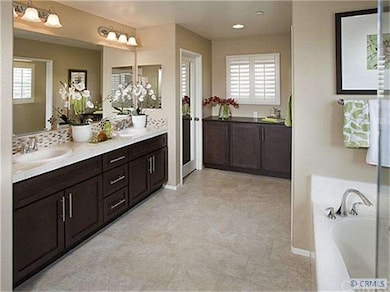 Master Bathroom - Model