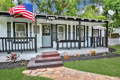 2406 Taylor St, Waller, TX 77484 - photo 2