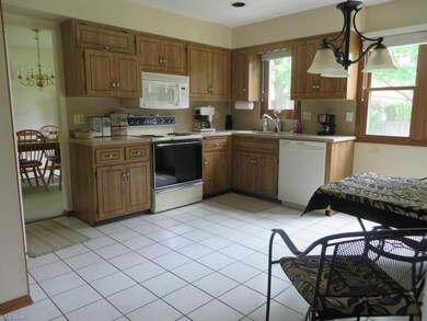 21385 Queen Anns Way, Cleveland, OH 44126 - photo 4