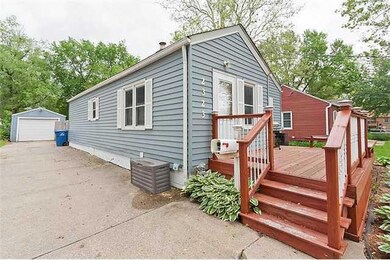 2323 51st St, Des Moines, IA 50310 - photo 2