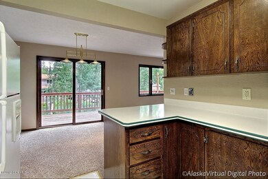 Breakfast Bar & Dining Area