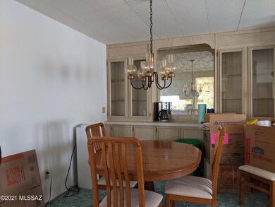 6002 Lazy S Dining Area