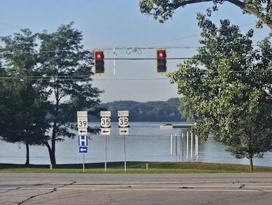 195 W Mcclung Rd, La Porte, IN 46350 - photo 6