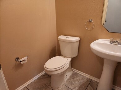 7275 Caracara Dr, Houston, TX 77040 - photo 5