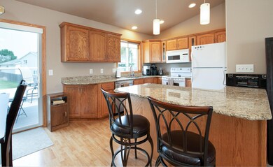 2706_8th_Ave_SW-16-Edit