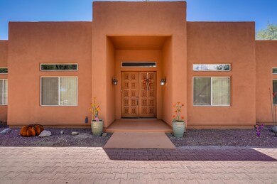 East Kit Carson Pl_8