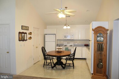 2013 Rudy Serra Dr unit 3D, Sykesville, MD 21784 - photo 4