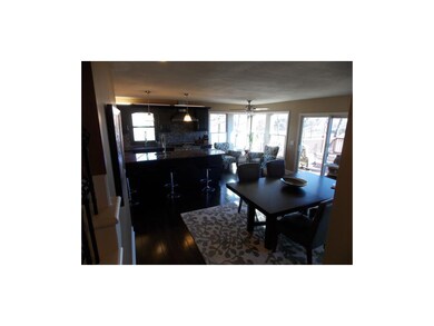 Eat-in Kitchen