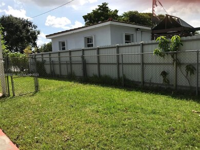 85 W 55th St unit EFFICI, Hialeah, FL 33012 - photo 2