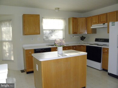 5229 Torrington Cir, Rosedale, MD 21237 - photo 7