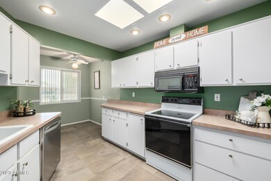 11010 W Thunderbird Blvd, Sun City, AZ 85351 - photo 3