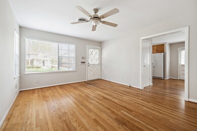 939 Cortlandt St, Houston, TX 77008 - photo 3