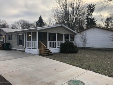 4619 Palmer St, Lansing, MI 48910 - photo 2