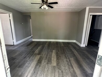 740 Barbara Mae St, Houston, TX 77015 - photo 4