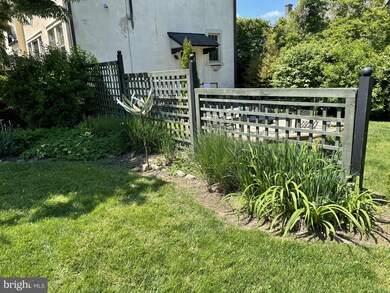 8 Montgomery Ave unit 1, Glenside, PA 19038 - photo 4