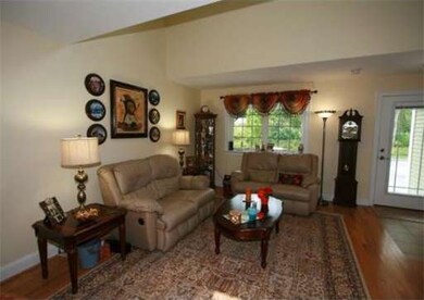 1 Woodland Ct, Milford, MA 01757 - photo 7