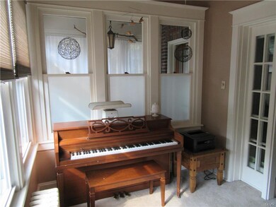 Office/ Den
