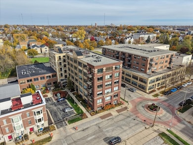 Cobblers Lofts unit 212, Milwaukee, WI 53212 - photo 2