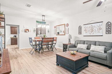 15210 Snug Harbor Way, von Ormy, TX 78073 - photo 5