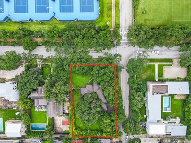 This property offers a prime location in the prest