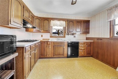 816 Lee Ave, North Tonawanda, NY 14120 - photo 6