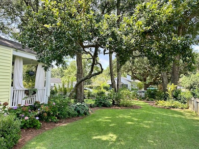 647 Adluh St, Mount Pleasant, SC 29464 - photo 5