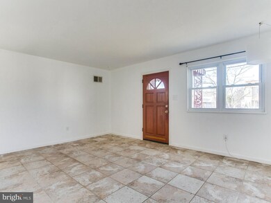 165 Martin Dr, Manassas Park, VA 20111 - photo 4