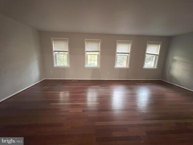 9003 Streamview Ln, Vienna, VA 22182 - photo 5