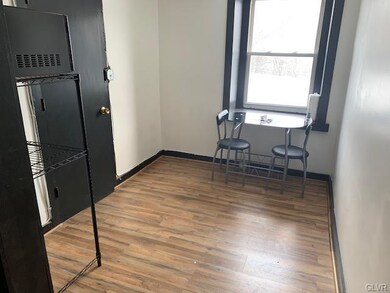 831 S Delaware Dr unit 2, Easton, PA 18042 - photo 5