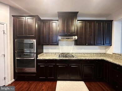 22865 Lacey Oak Terrace, Sterling, VA 20166 - photo 4