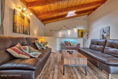 1819RogersParkCourt_005