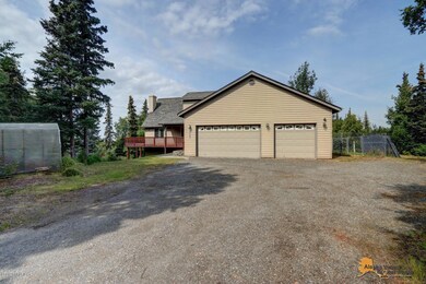 3 Car 1,139 Square Foot Garage